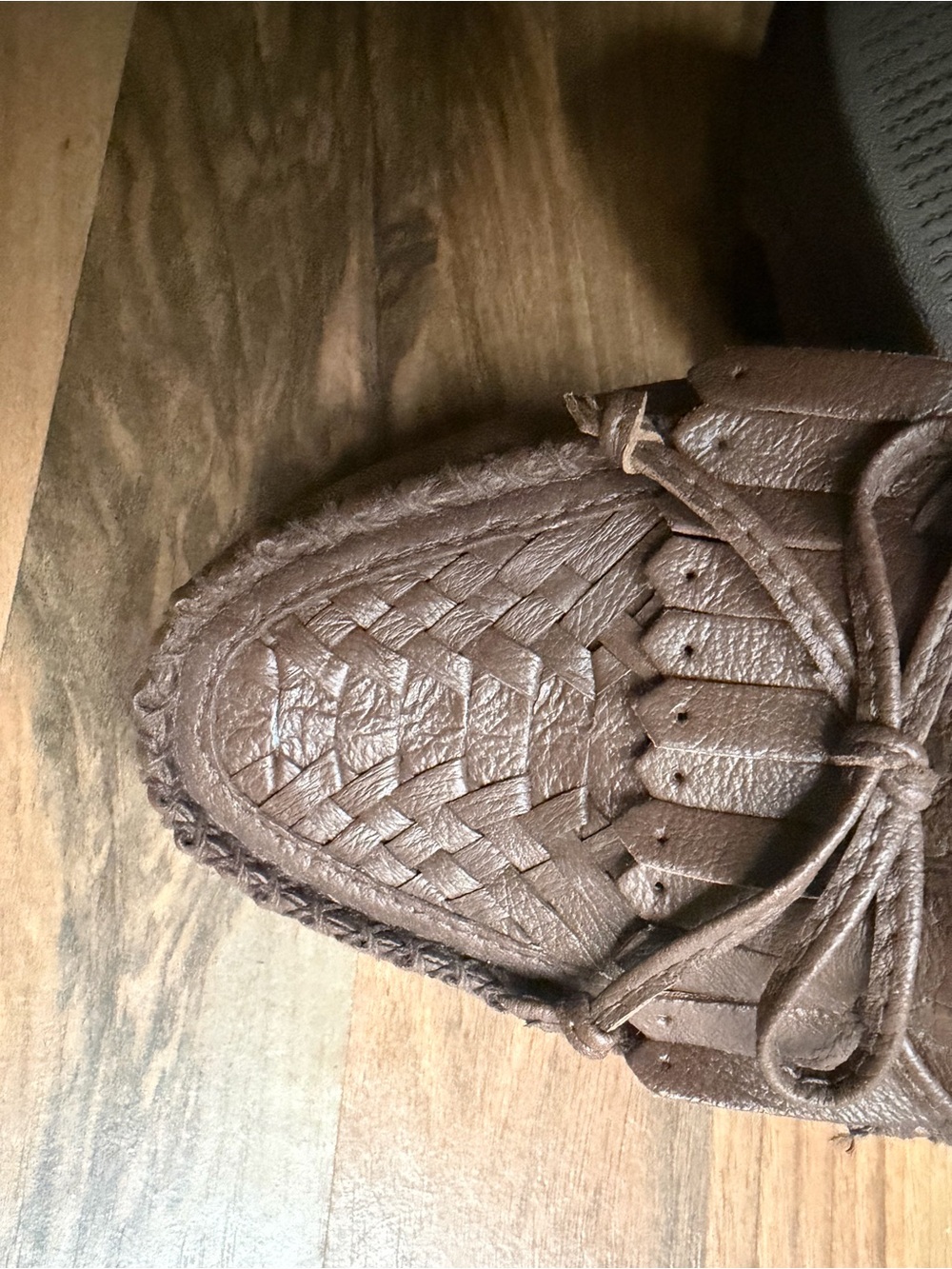 Vintage Leather Brown Woven Moccasin Loafers with Bow Accent, 8.5, Like New - Picture 7 of 8